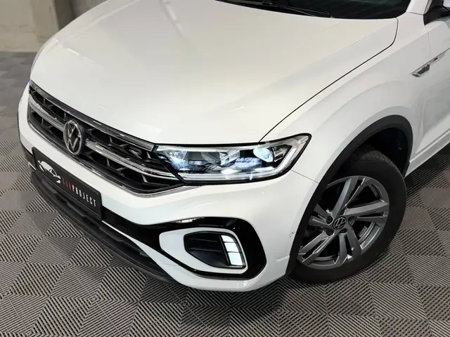 Volkswagen T-Roc view 3