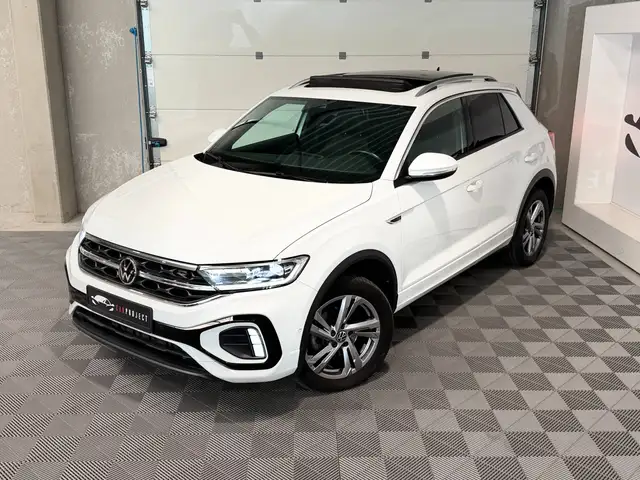 Volkswagen T-Roc view 2