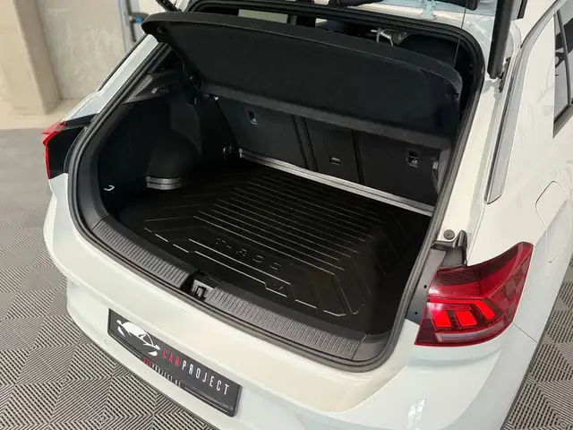 Volkswagen T-Roc view 15