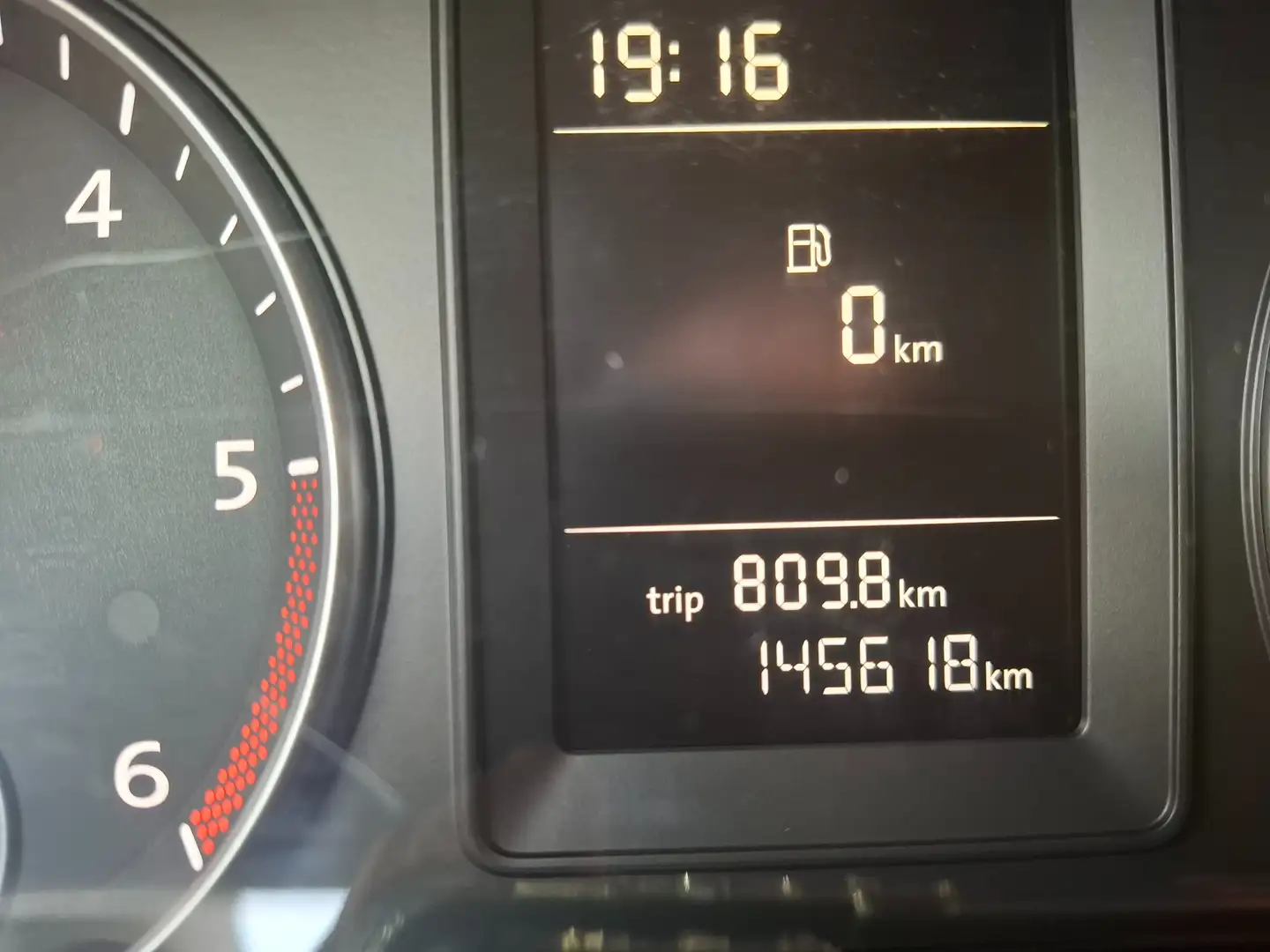 Volkswagen Golf Plus 1.6 CR TDi Highline DPF Zwart - 2