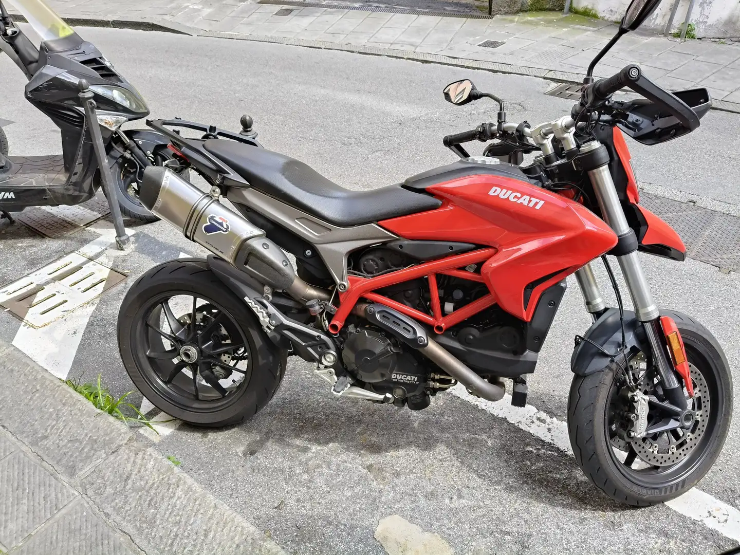 Ducati Hypermotard 939 Rojo - 1