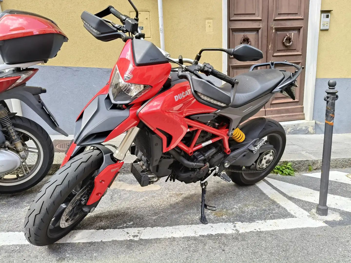 Ducati Hypermotard 939 Rojo - 2