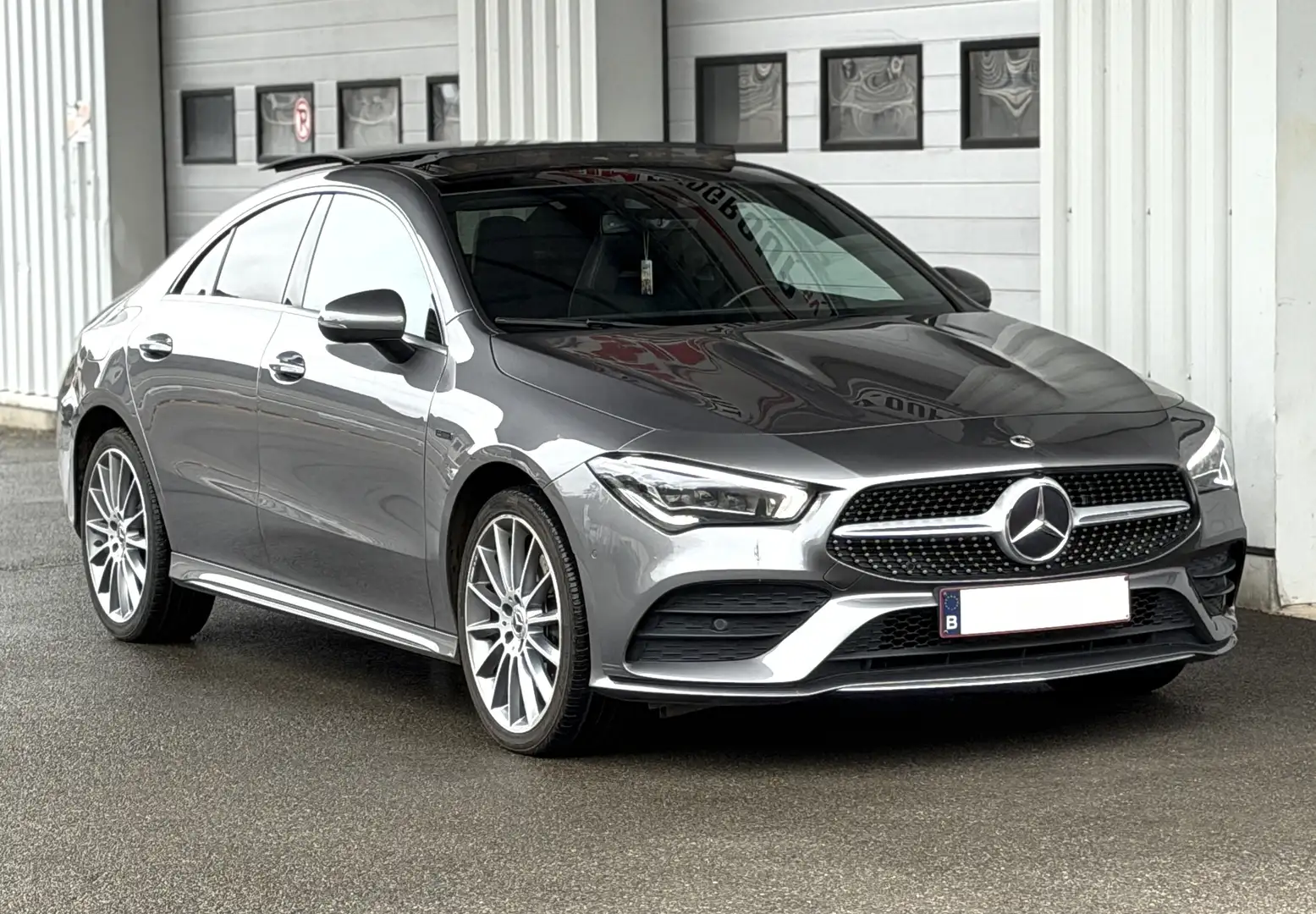Mercedes-Benz CLA 250 e AMG Line/Plug in hybride/Pano/Camera/Euro6d Gris - 2