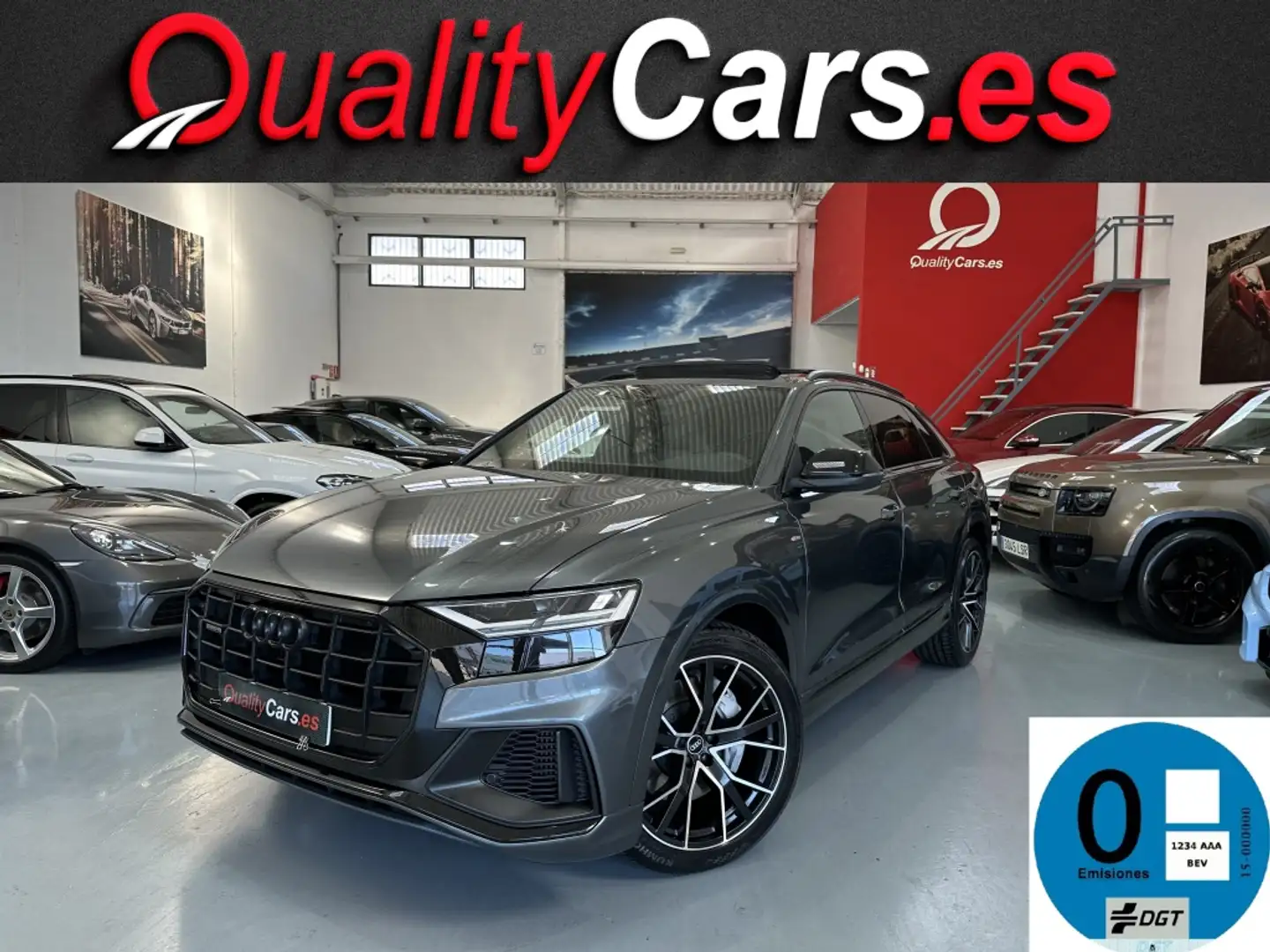 Audi Q8 55 TFSIe Black line plus quattro Grijs - 1