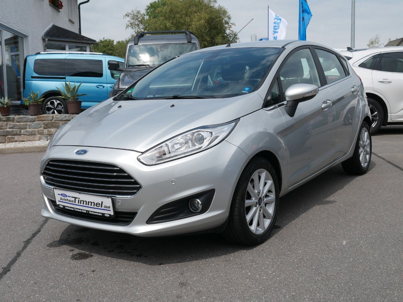 Ford Fiesta Titanium 5-türig 74kW Zahnriemen neu PDC — photo 3