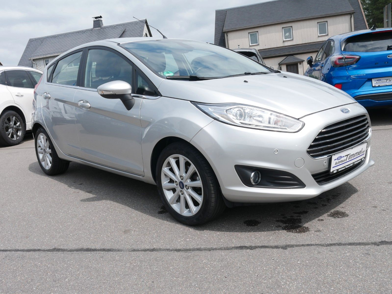 Ford Fiesta Titanium 5-türig 74kW Zahnriemen neu PDC — photo 4