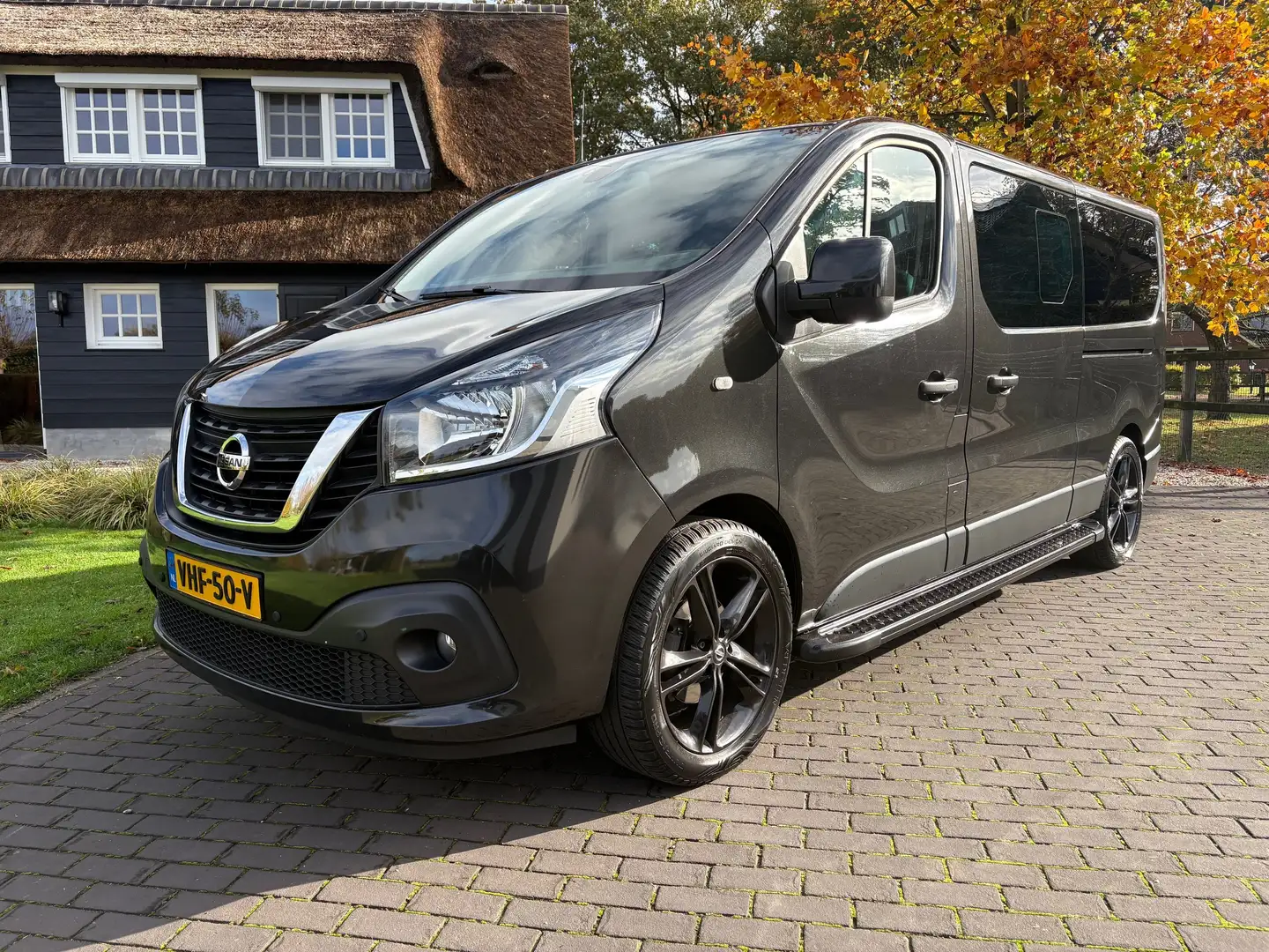 Nissan NV300 Nissan NV300 2.0 dCi 170pk Automaat Dubbele Cabine Чёрный - 1