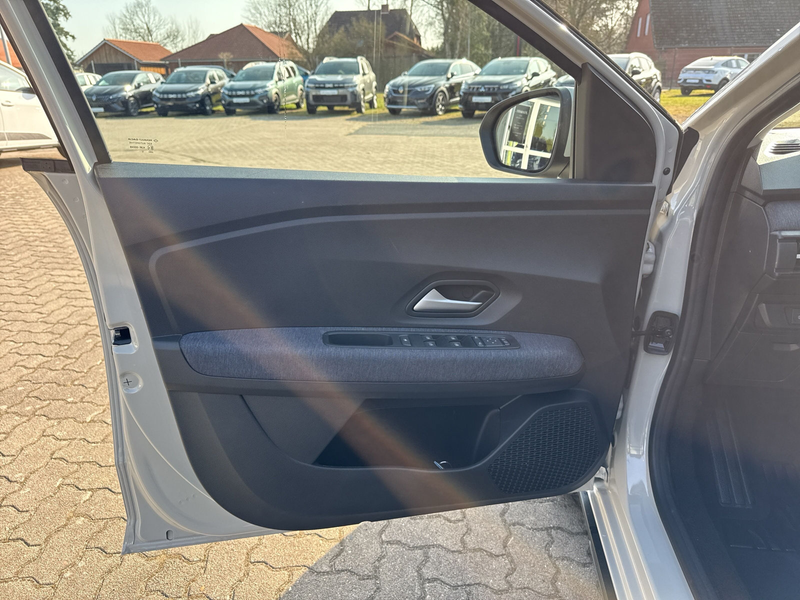 Dacia Jogger Facelift Hybrid 155 Journey RFK+SHZ+LED — photo 13