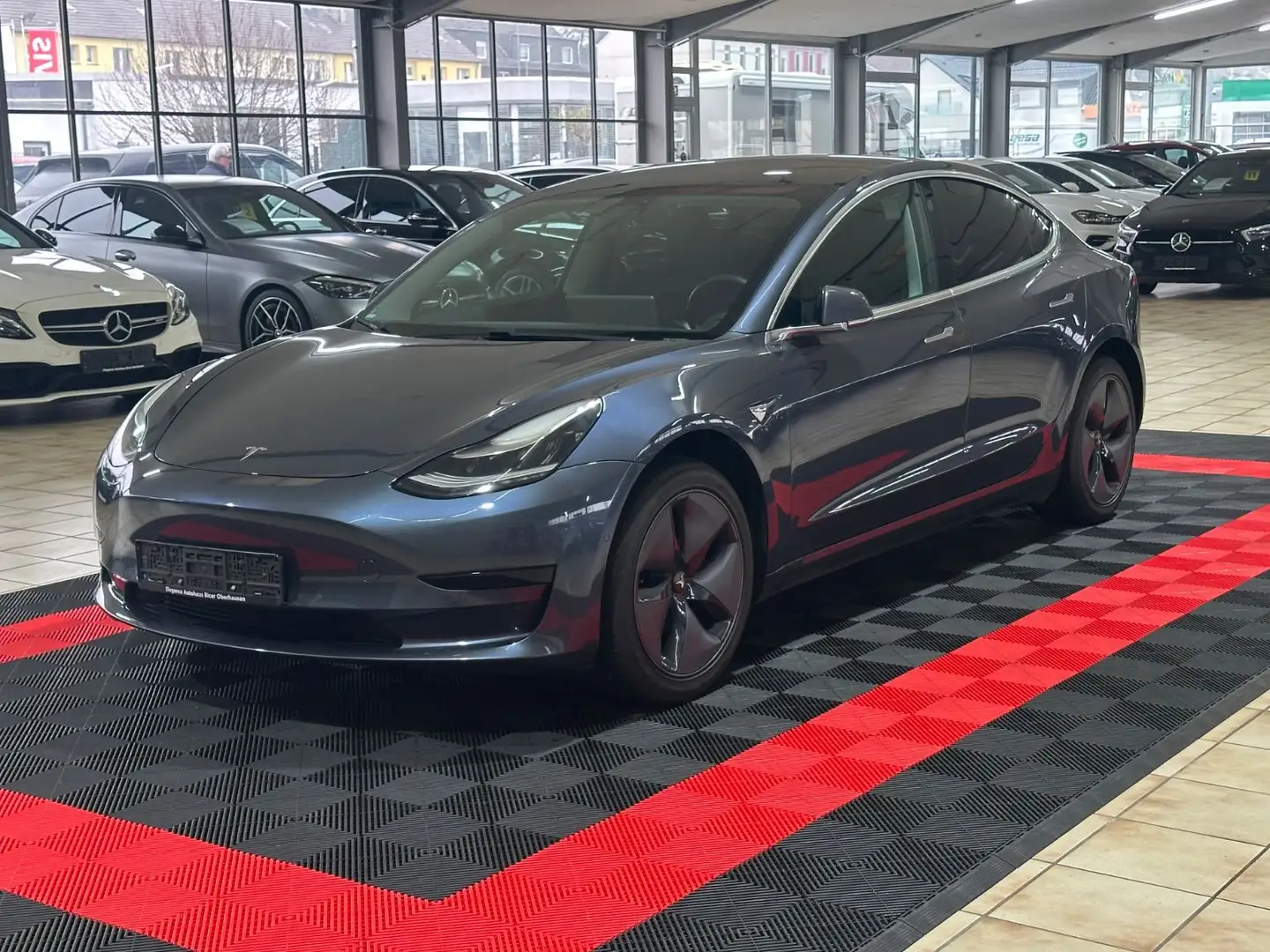 Tesla Model 3 Standard Range+ Grey - 1