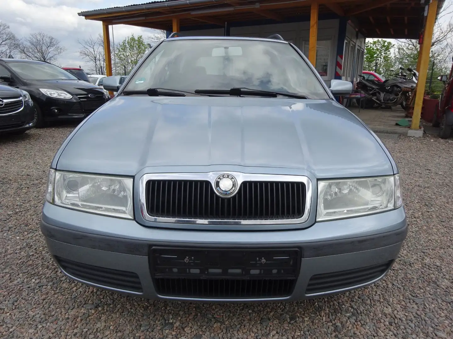 Skoda Octavia Combi 1.6 Comfort Gris - 2