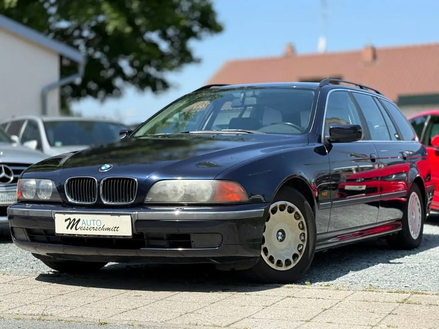 BMW 520 i Touring AUTOMATIK KLIMA PDC M-Lenkrad Blau - 2