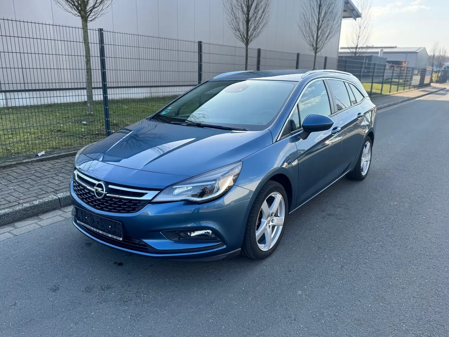 Opel Astra 1,4 Turbo Inspektion&REIFEN&TÜV NEU TOP Zustand Blau - 1