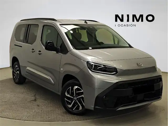 Toyota Proace 1.5D 96kW Family Active 7 Plz L2