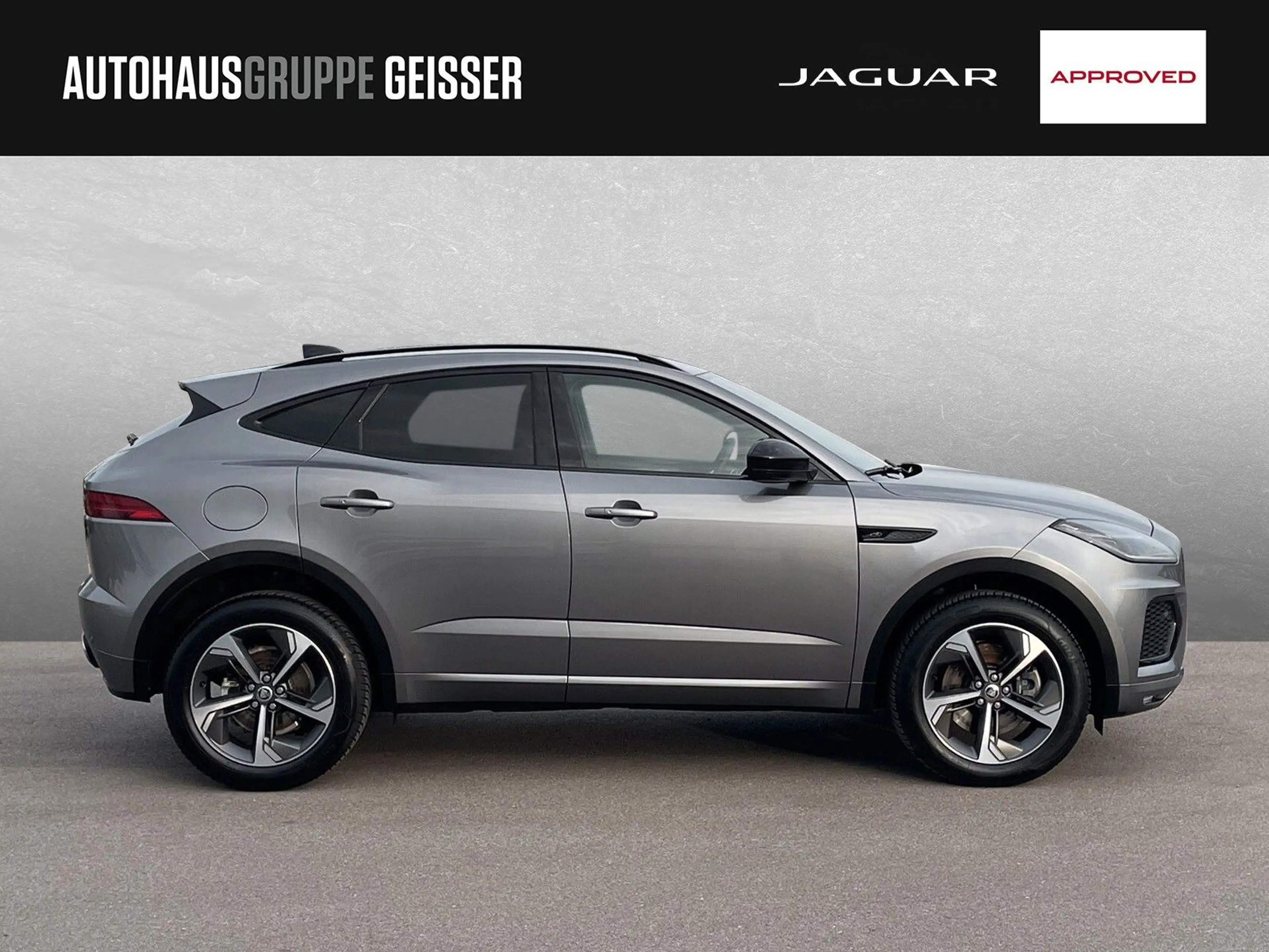 Jaguar E-Pace P250 AWD R-DYNAMIC SE ACC LED — photo 6