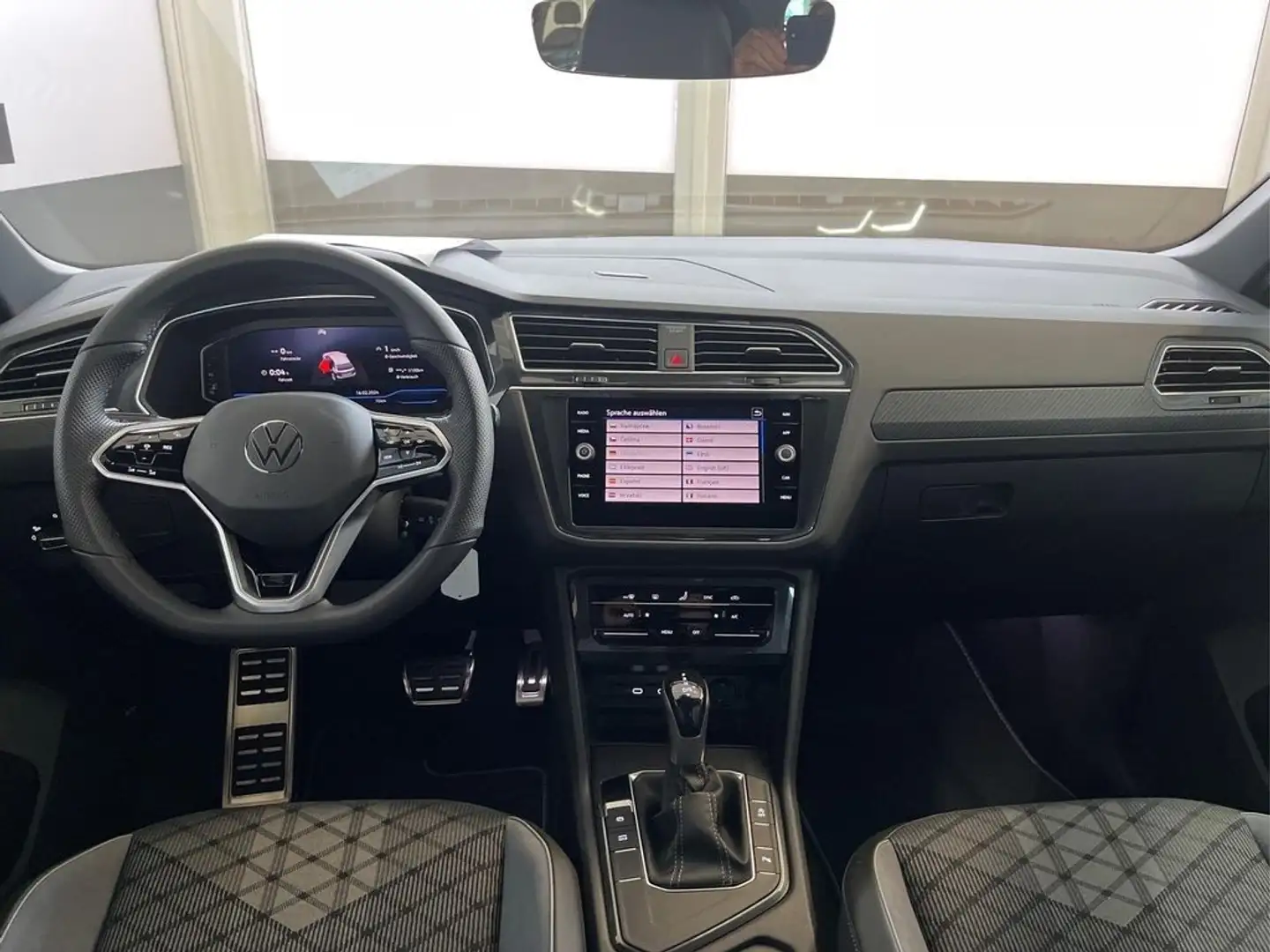 Volkswagen Tiguan 1.5 eTSI 150 CV ACT DSG R-Line Nero - 1