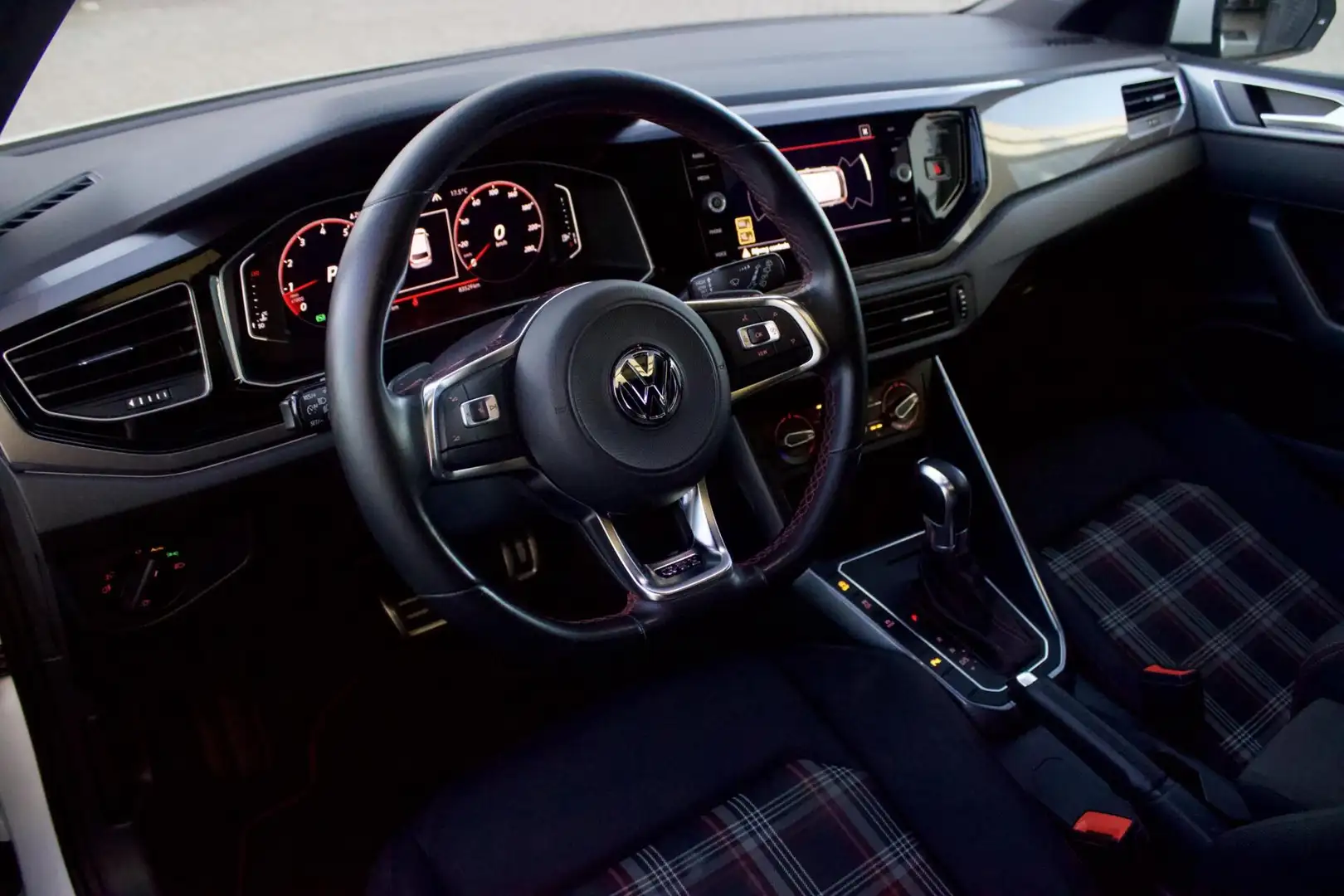 Volkswagen Polo GTI 2.0 TSI | Panoramadak - Virtual - LED Blanc - 2