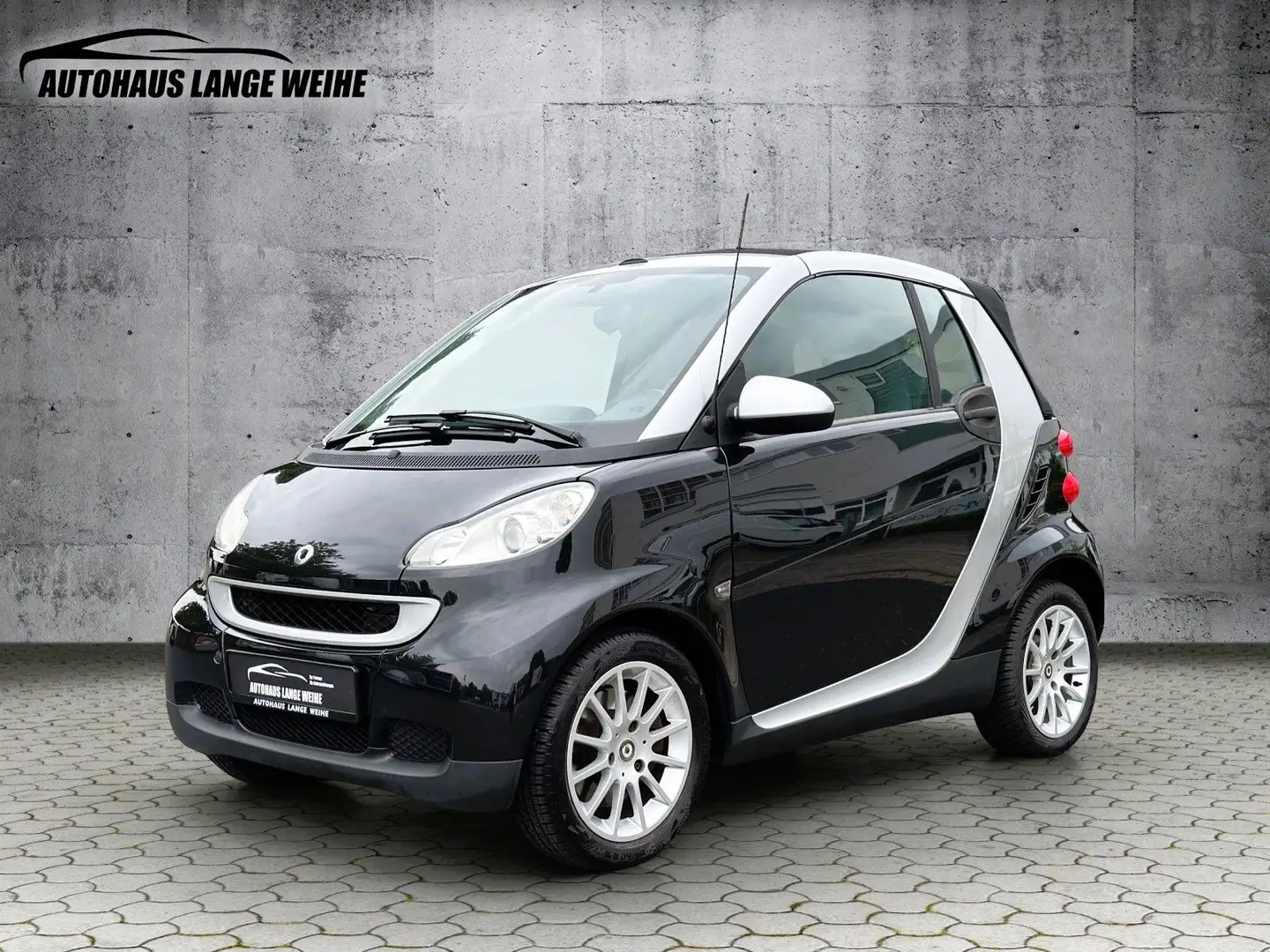 smart forTwo fortwo cabrio Basis 62 kW Schwarz - 1