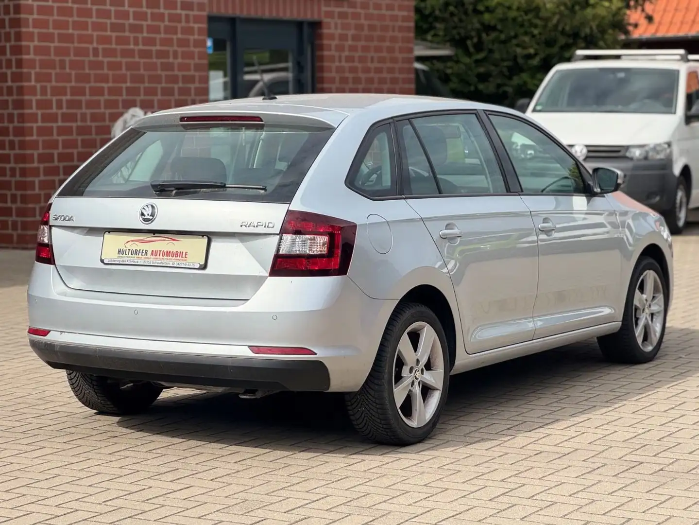 Skoda Rapid/Spaceback Spaceback Cool Edition*DSG-AUTOMATIK*KLIMA Silber - 2
