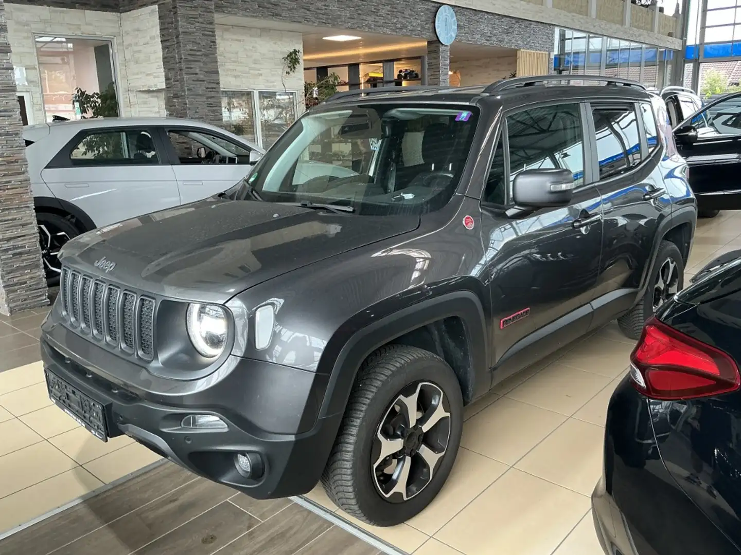 Jeep Renegade Trailhawk 4WD*LED*AHK*R-Cam*DAB*Navi* Grau - 1