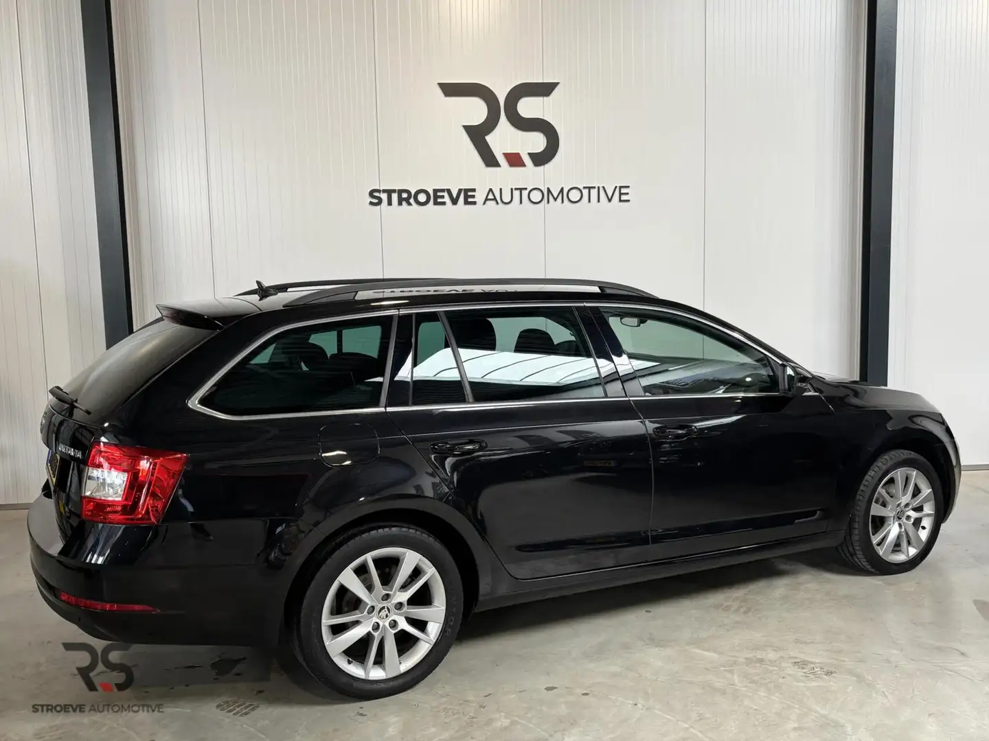 Skoda Octavia Combi 1.5 TSI 150 pk DSG Buss Edition Plus | Nav | Zwart - 2