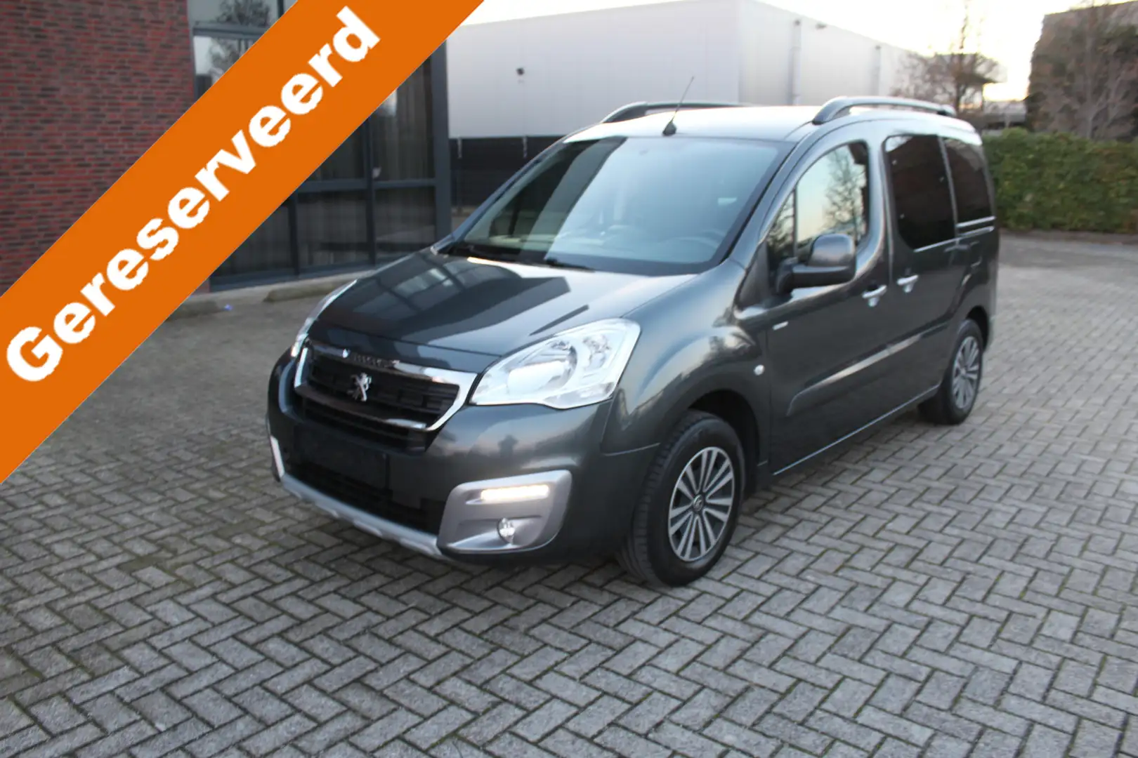 Peugeot Partner Tepee Style 1.2 PureTech Cruise-Navi-Camera-Carpla Grijs - 1