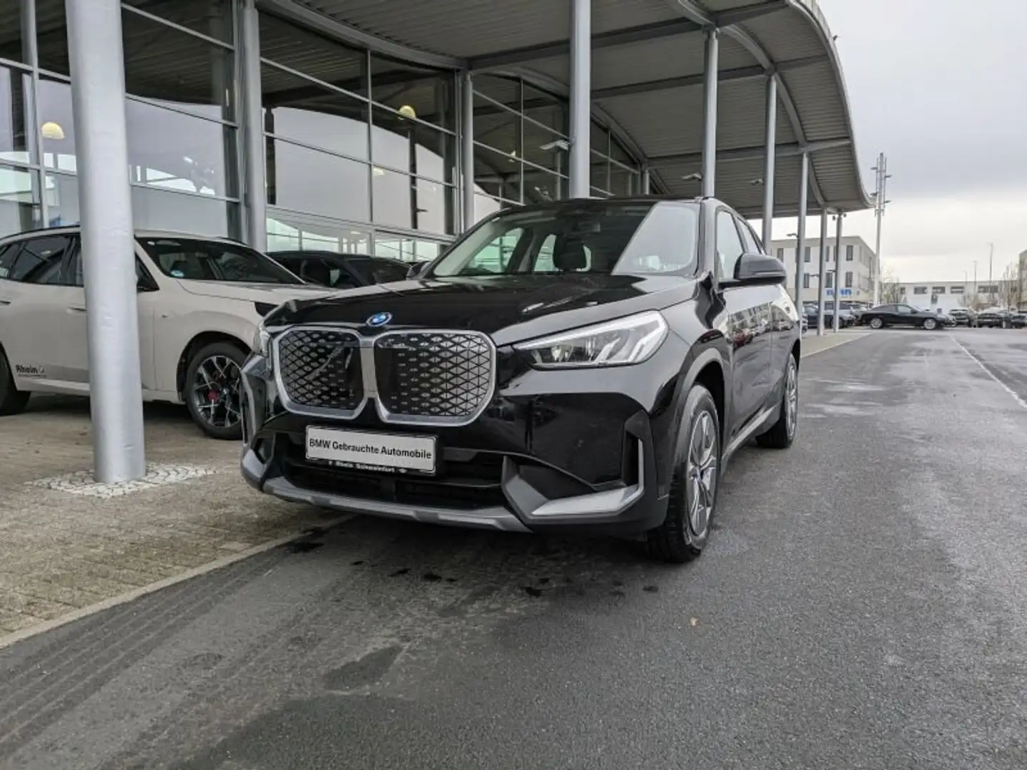 BMW iX1 xDrive30 Navi. Park.Ass. Schwarz - 2