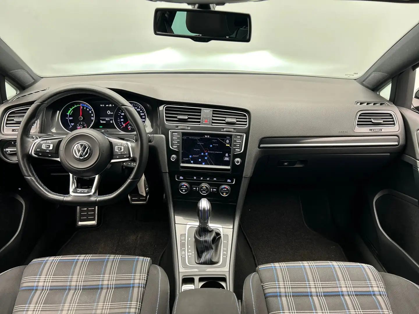 Volkswagen Golf GTE 1.4 TSI | Trekhaak | Navigatie | Cruise/Control Schwarz - 2