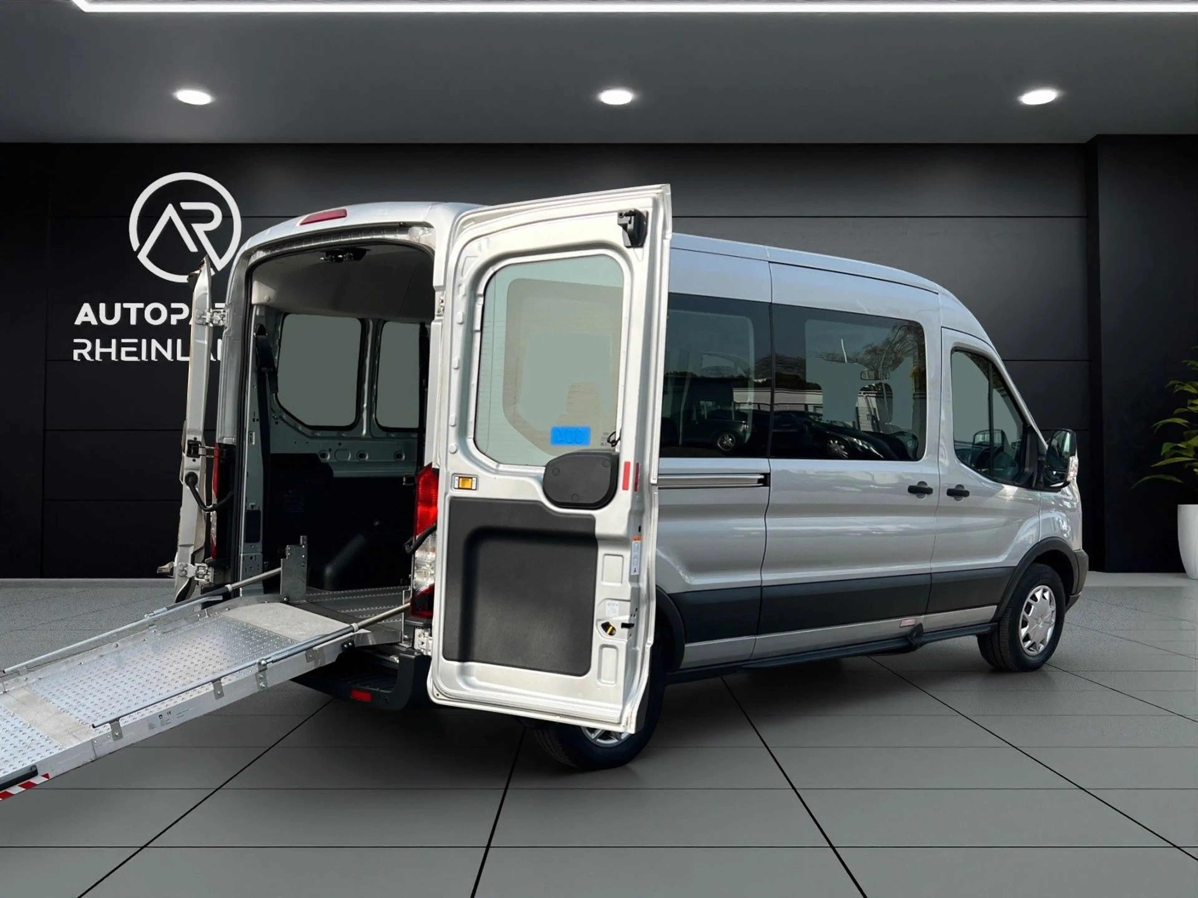 Ford Transit Kombi 350*9-Sitze*Rollstuhlrampe*Klima*