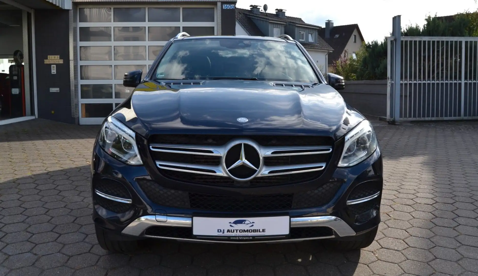 Mercedes-Benz GLE 350 d*4Matic*Kamera*BelüftSz*AHK*StHzg*Pano* Blau - 2