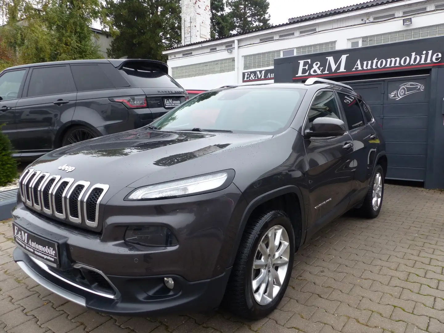 Jeep Cherokee Limited 4WD*NAVI*KAMERA*SHZ*AHK*XENON* Grau - 1