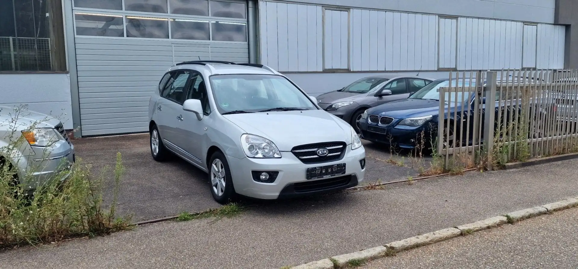 Kia Carens 2.0 CRDi EX Automatik*1.HAND*Klimatronik* Zilver - 2