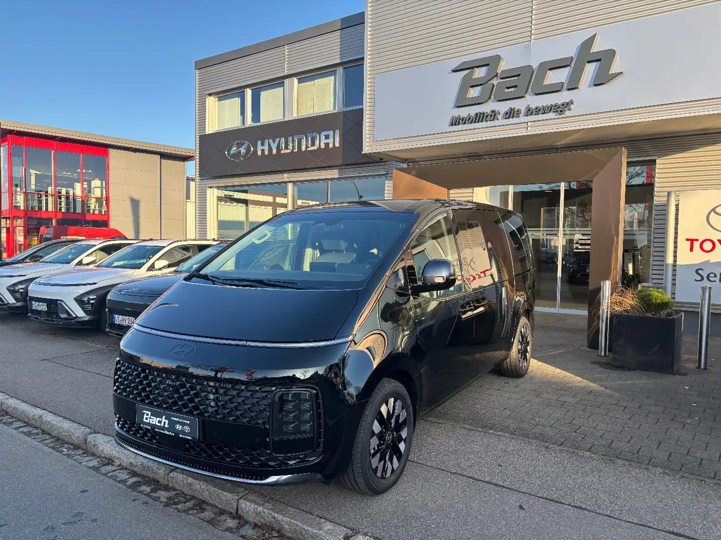 Hyundai STARIA 7-Sitzer HEV 1.6L T-GDI  Signature Negru - 1