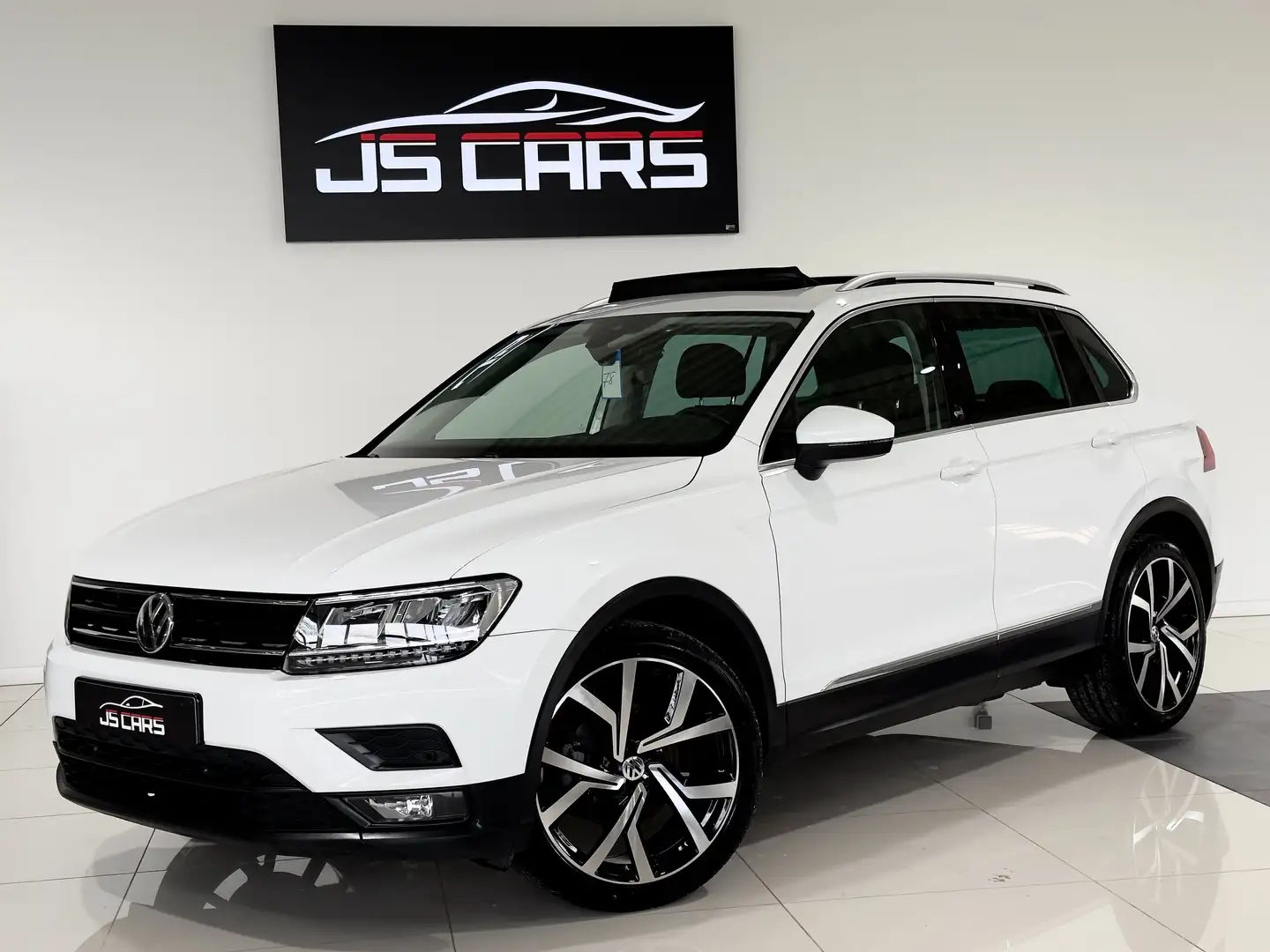 Volkswagen Tiguan 1.4 TSI DSG "SOUND" *1ERPRO*CARPLAY*TOIT OUVRANT* Wit - 1