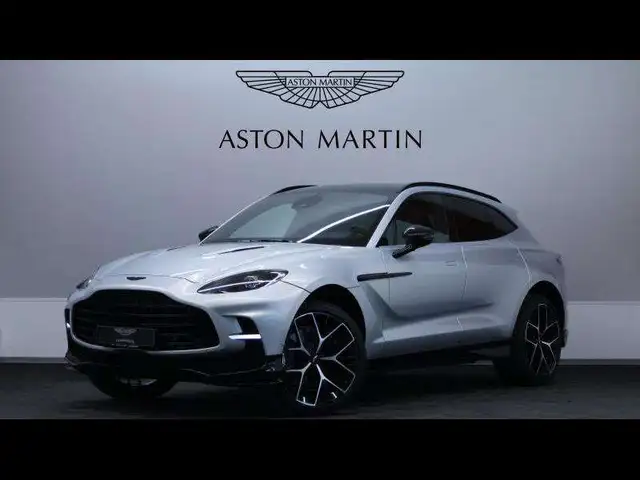 Aston Martin DBX 707 V8