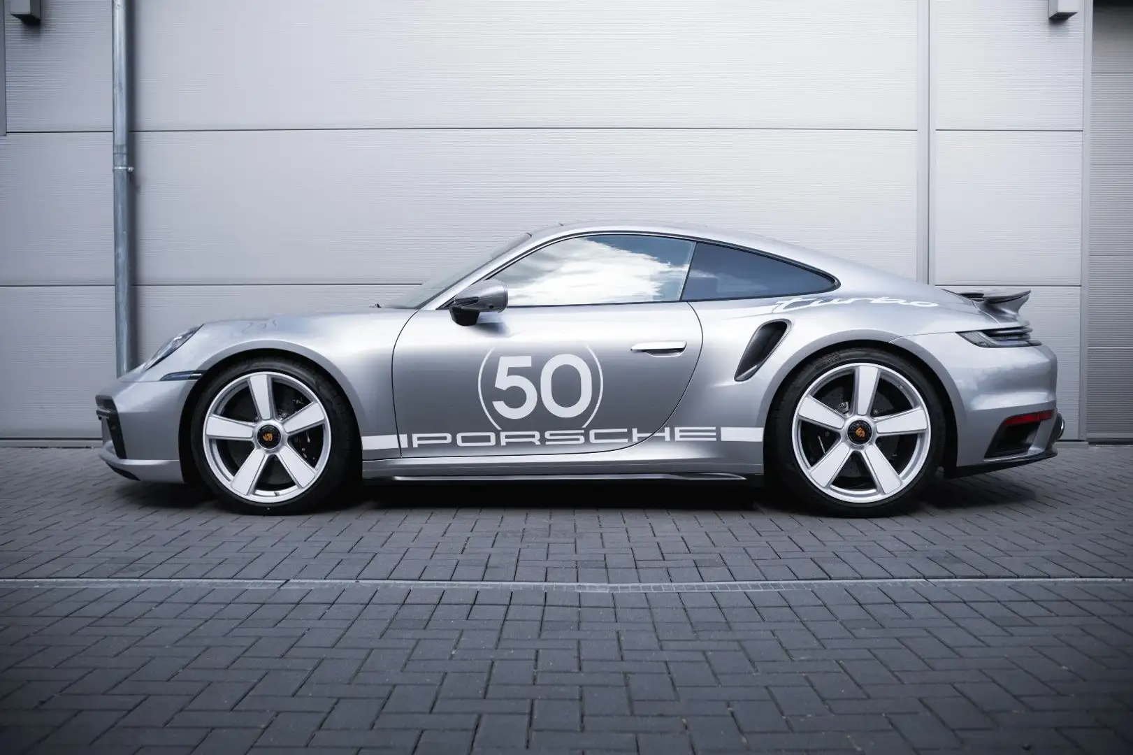 Porsche 992 /911 Turbo 50 Jahre-Burmester-Heritage-Inno Srebrny - 1