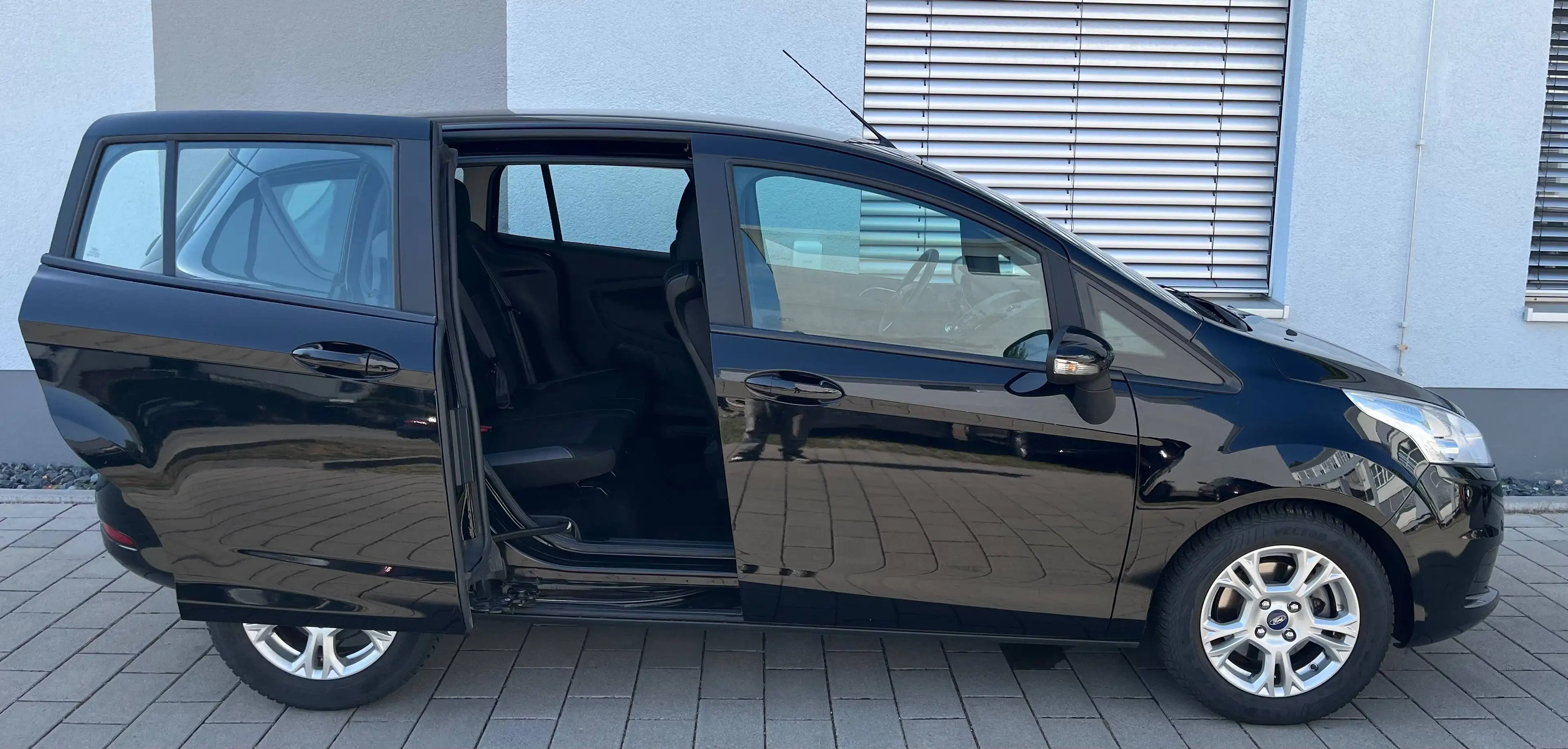 Ford B-Max Edition/. Nur-34000 T KM / TÜV AU Neu/ Klima — photo 7