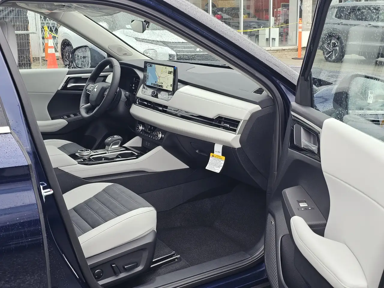 Mitsubishi Outlander снимка Mitsubishi Outlander