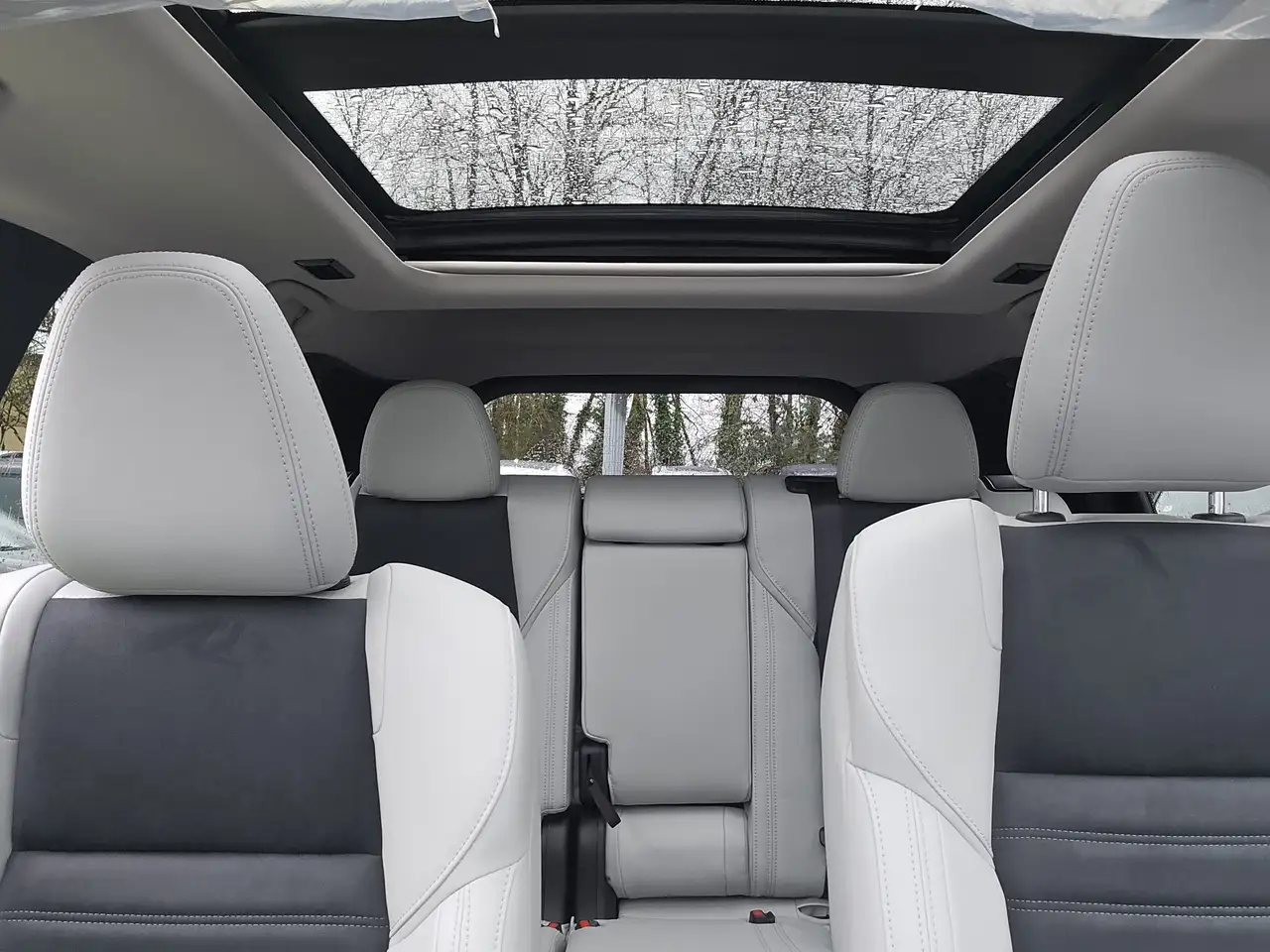 Mitsubishi Outlander снимка Mitsubishi Outlander
