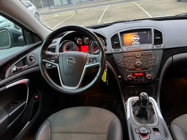 Opel Insignia view 2