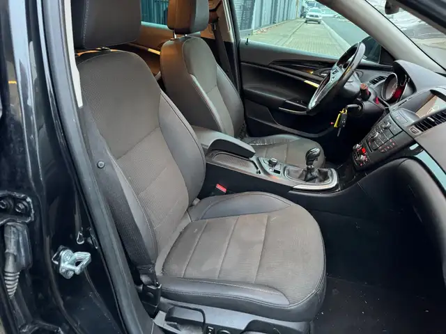Opel Insignia view 8