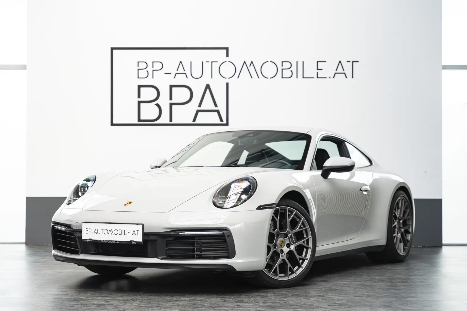 Porsche 992 Carrera 911 Coupe // wie neu // Grau - 1