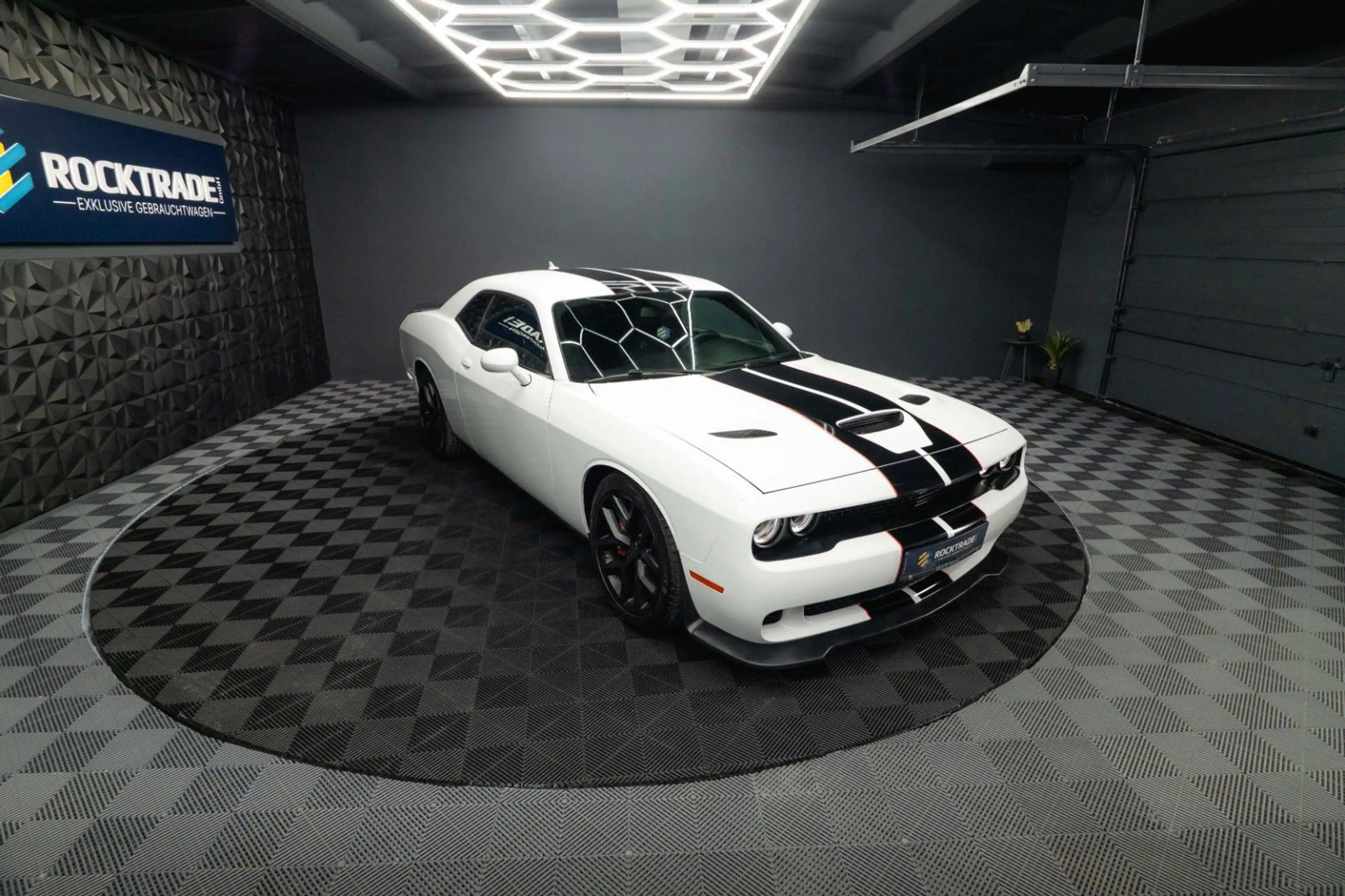 Dodge Challenger 6.4 V8 SRT 392 R/T SCAT PACK LineLock — photo 8