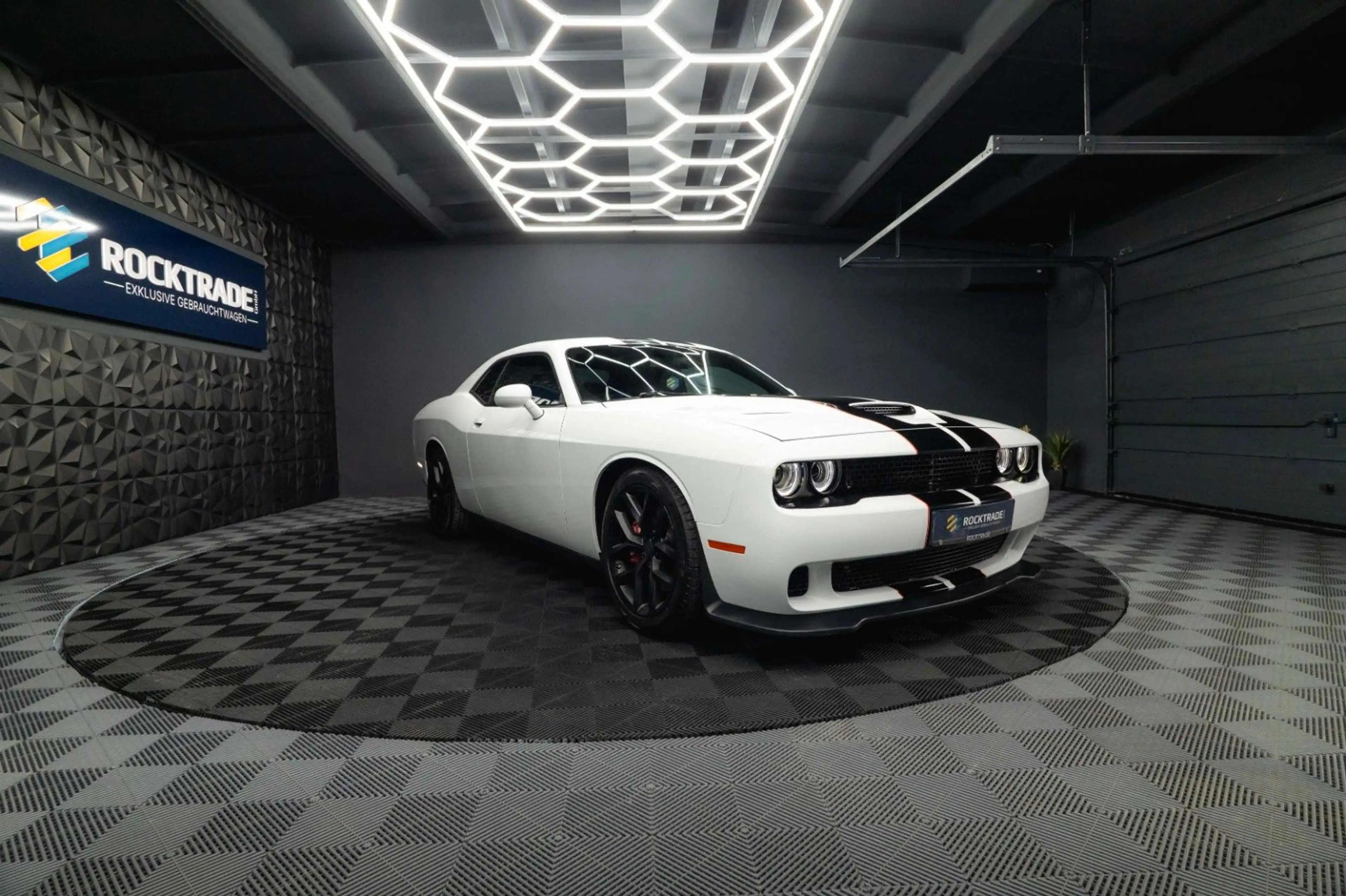 Dodge Challenger 6.4 V8 SRT 392 R/T SCAT PACK LineLock — photo 9