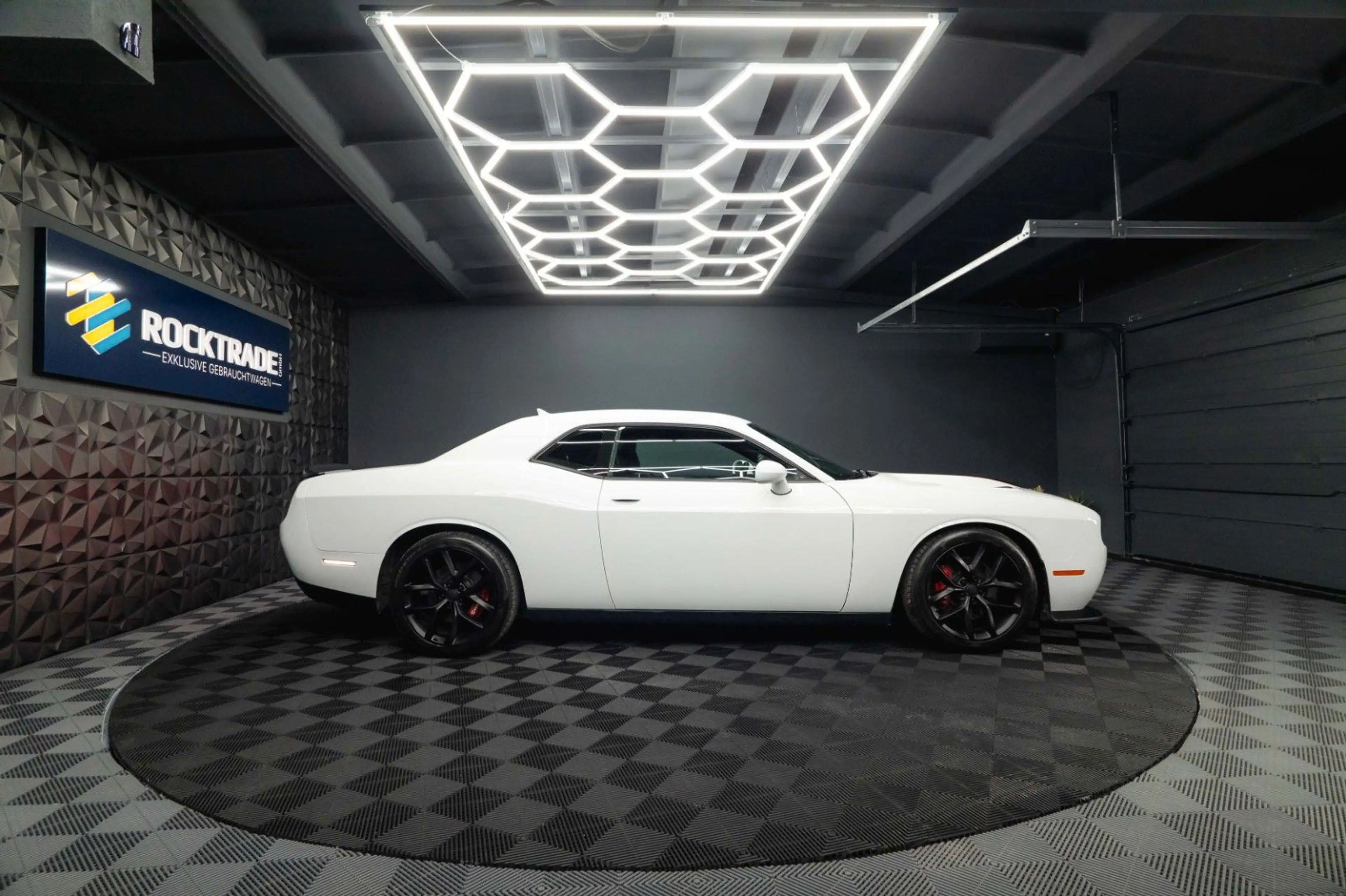 Dodge Challenger 6.4 V8 SRT 392 R/T SCAT PACK LineLock — photo 10