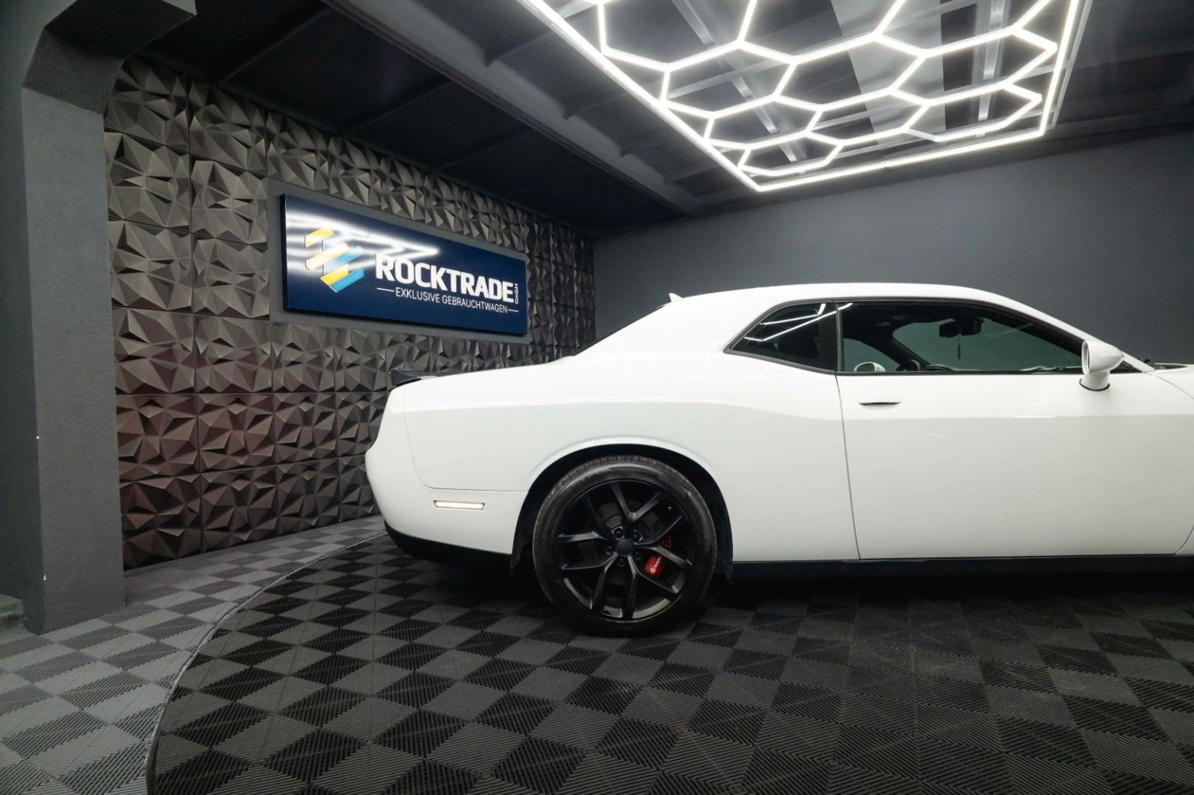 Dodge Challenger 6.4 V8 SRT 392 R/T SCAT PACK LineLock — photo 11