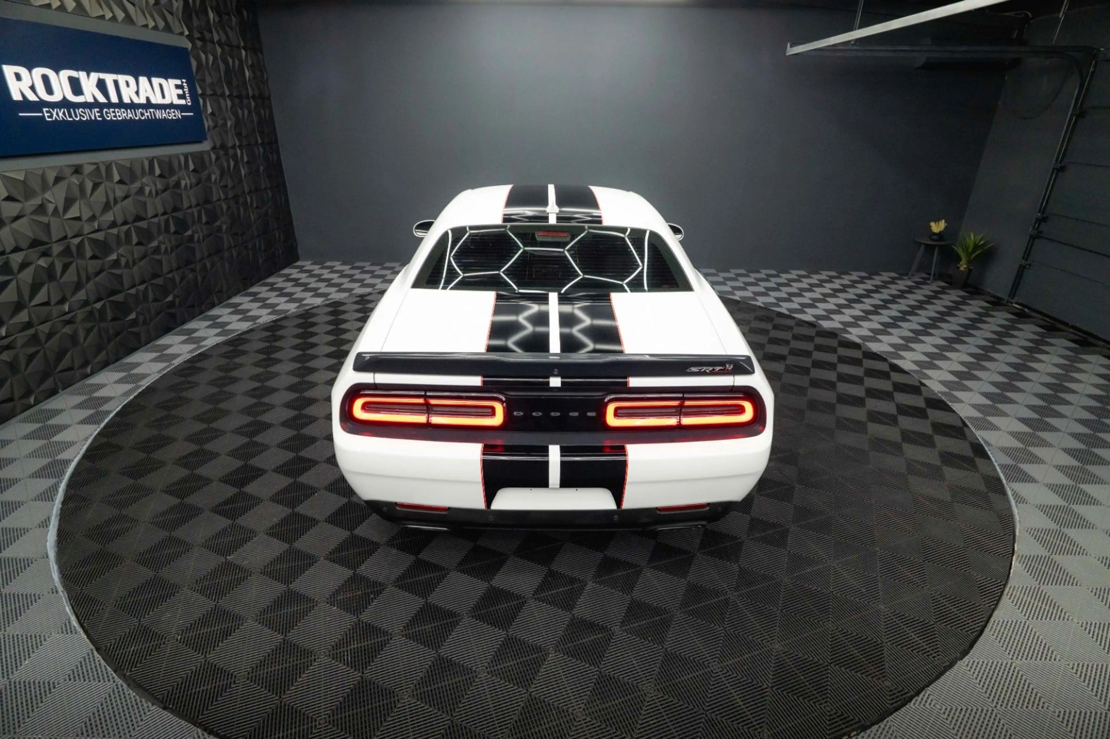 Dodge Challenger 6.4 V8 SRT 392 R/T SCAT PACK LineLock — photo 15