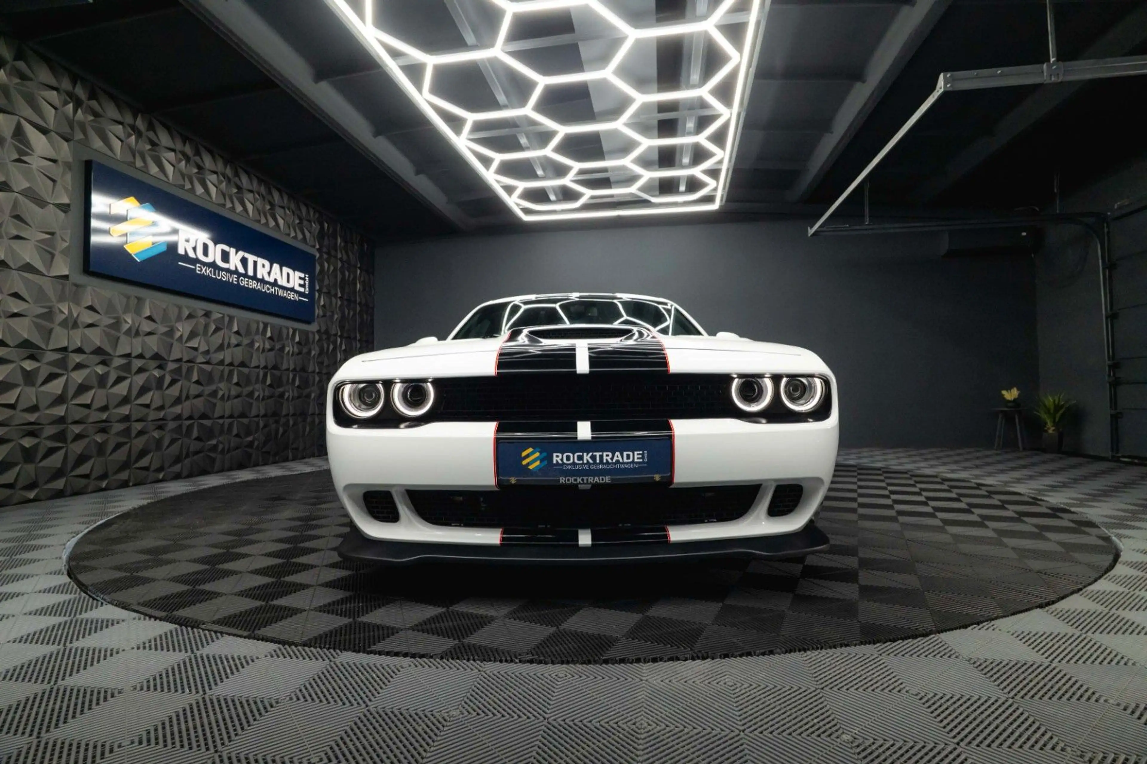 Dodge Challenger 6.4 V8 SRT 392 R/T SCAT PACK LineLock — photo 6