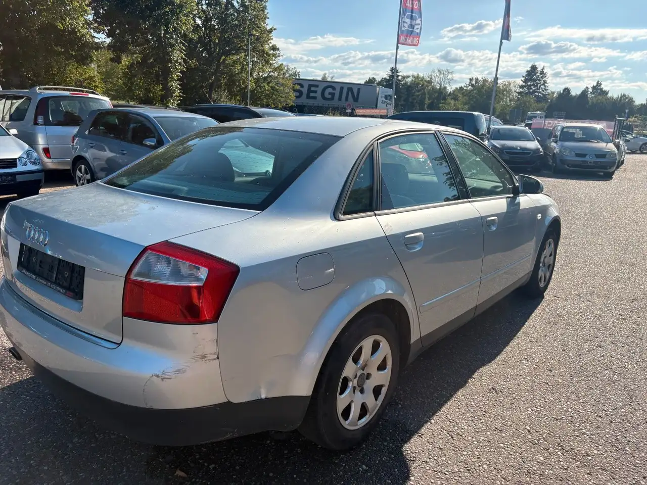 Audi A4 2.0 Benzin Automatik TÜV 03/28 MOTOR PROBLEM, foto 2