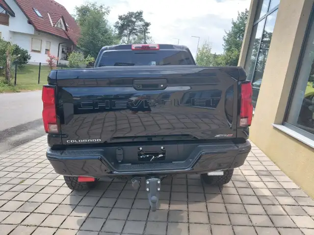 Chevrolet Colorado view 4