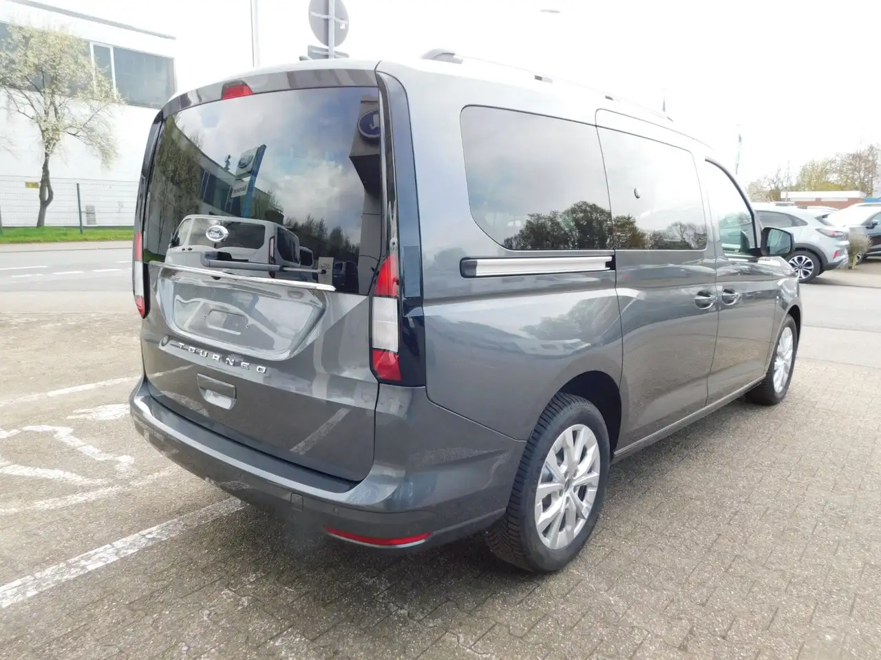 Ford Grand Tourneo 2026